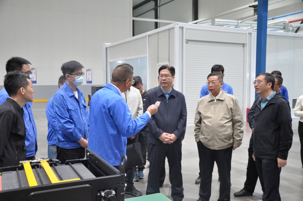 昆明市氢能、、、储能等绿色能源工业调研组到云南1929cc威尼斯动力集团有限公司开展调研